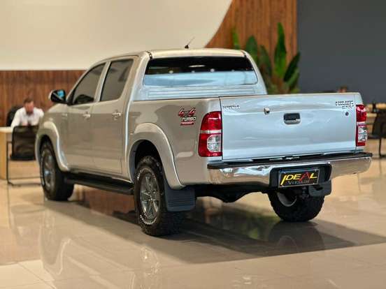 TOYOTA-HILUX-3.0 SRV 4X4 CD 16V TURBO INTERCOOLER DIESEL 4P AUTOMÁTICO TOYOTA-HILUX-2012