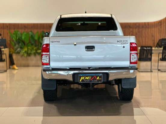 TOYOTA-HILUX-2012