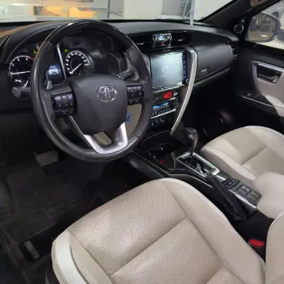 TOYOTA-HILUX SW4-2022