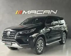 TOYOTA HILUX SW4 2.8 D-4D TURBO DIESEL SRX 7L 4X4 AUTOMÁTICO TOYOTA HILUX SW4 2.8 D-4D TURBO DIESEL SRX 7L 4X4 AUTOMÁTICO