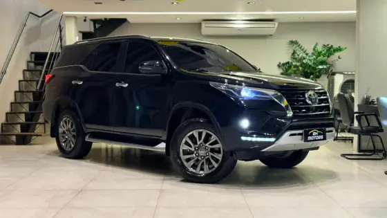 TOYOTA HILUX SW4 2.8 D-4D TURBO DIESEL SRX 7L 4X4 AUTOMÁTICO