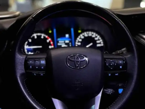 TOYOTA-HILUX SW4-2.8 D-4D TURBO DIESEL SRX 7L 4X4 AUTOMÁTICO TOYOTA-HILUX SW4-2022