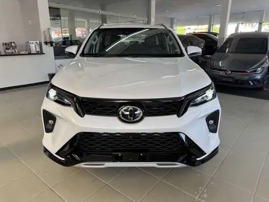 TOYOTA-HILUX SW4-2026