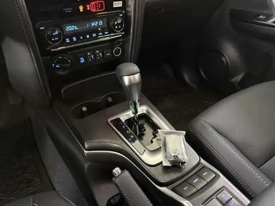 TOYOTA-HILUX SW4-2026