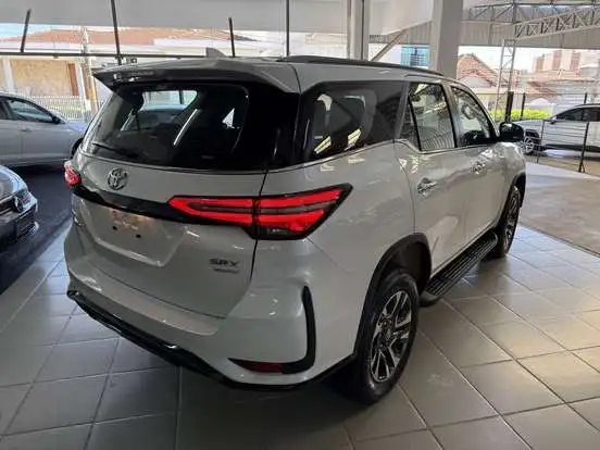TOYOTA-HILUX SW4-2026