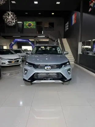 TOYOTA-HILUX SW4-2026