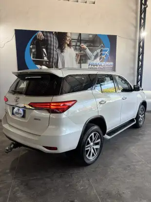 TOYOTA-HILUX SW4-2016