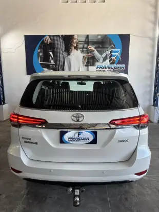 TOYOTA-HILUX SW4-2016