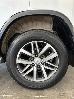 TOYOTA-HILUX SW4-2016