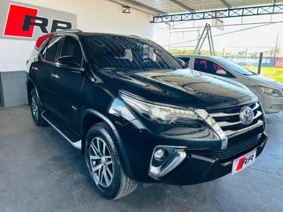 TOYOTA-HILUX SW4-2018