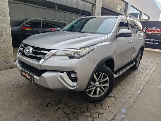 TOYOTA-HILUX SW4-2020