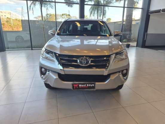 TOYOTA-HILUX SW4-2.7 SR 4X2 16V FLEX 4P AUTOMÁTICO TOYOTA-HILUX SW4-2016