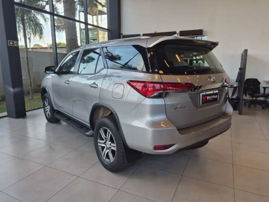 TOYOTA-HILUX SW4-2016