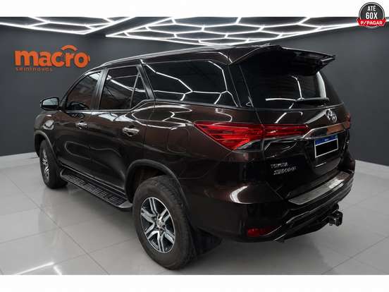 TOYOTA-HILUX SW4-2.7 SRV 7 LUGARES 4X2 16V FLEX 4P AUTOMÁTICO TOYOTA-HILUX SW4-2020