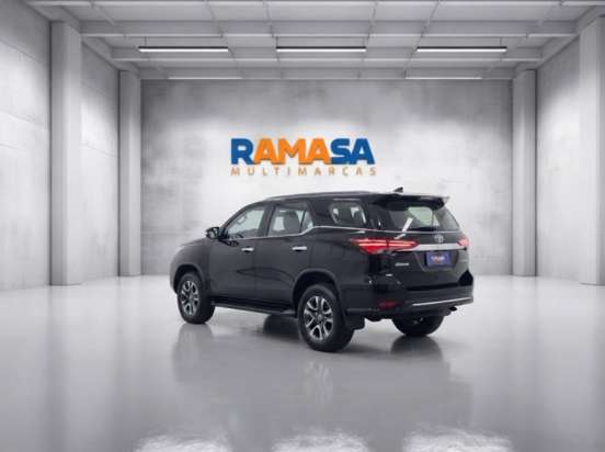 TOYOTA-HILUX SW4-2023