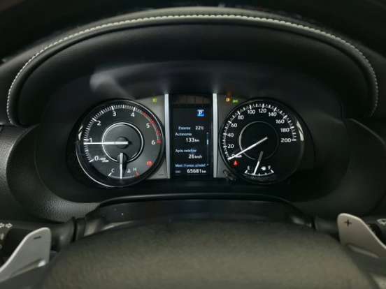 TOYOTA-HILUX SW4-2023