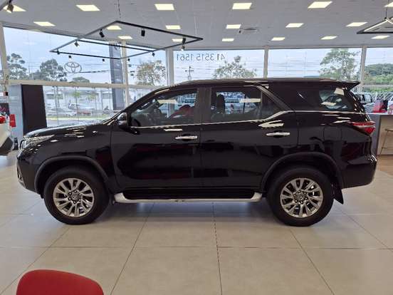 TOYOTA-HILUX SW4-2.8 D-4D TURBO DIESEL SRX 4X4 AUTOMÁTICO TOYOTA-HILUX SW4-2022