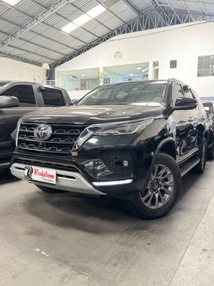 TOYOTA-HILUX SW4-2.8 D-4D TURBO DIESEL SRX 4X4 AUTOMÁTICO TOYOTA-HILUX SW4-2023