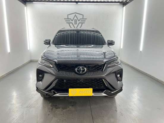 TOYOTA-HILUX SW4-2023