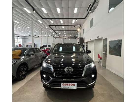 TOYOTA-HILUX SW4-2.8 D-4D TURBO DIESEL SRX 4X4 AUTOMÁTICO TOYOTA-HILUX SW4-2022