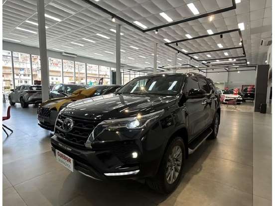 TOYOTA-HILUX SW4-2.8 D-4D TURBO DIESEL SRX 4X4 AUTOMÁTICO TOYOTA-HILUX SW4-2022