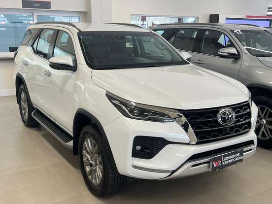 TOYOTA-HILUX SW4-2.8 D-4D TURBO DIESEL SRX 4X4 AUTOMÁTICO TOYOTA-HILUX SW4-2023