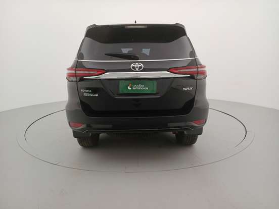 TOYOTA-HILUX SW4-2023