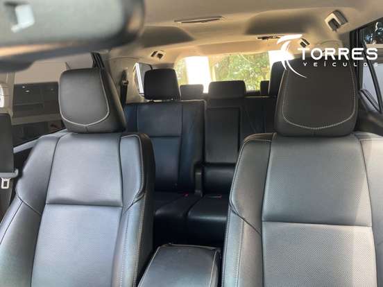 TOYOTA-HILUX SW4-2022