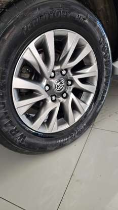 TOYOTA-HILUX SW4-2.8 D-4D TURBO DIESEL SRX 7L 4X4 AUTOMÁTICO TOYOTA-HILUX SW4-2021