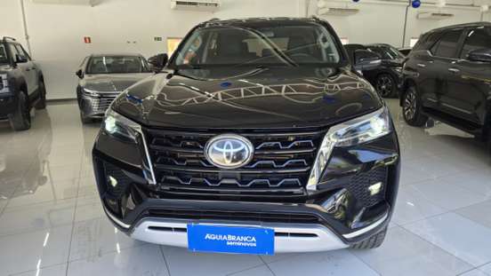 TOYOTA-HILUX SW4-2.8 D-4D TURBO DIESEL SRX 7L 4X4 AUTOMÁTICO TOYOTA-HILUX SW4-2021