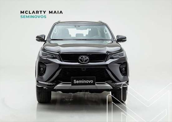 TOYOTA-HILUX SW4-2024