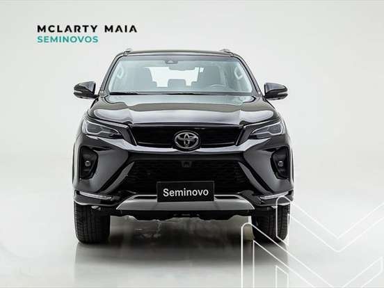 TOYOTA-HILUX SW4-2.8 D-4D TURBO DIESEL SRX 7L 4X4 AUTOMÁTICO TOYOTA-HILUX SW4-2024