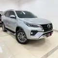 TOYOTA HILUX SW4 2.8 D-4D TURBO DIESEL SRX 7L 4X4 AUTOMÁTICO TOYOTA HILUX SW4 2.8 D-4D TURBO DIESEL SRX 7L 4X4 AUTOMÁTICO