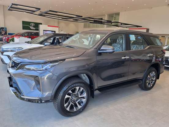 TOYOTA-HILUX SW4-2026