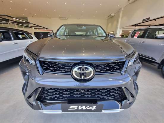 TOYOTA-HILUX SW4-2026