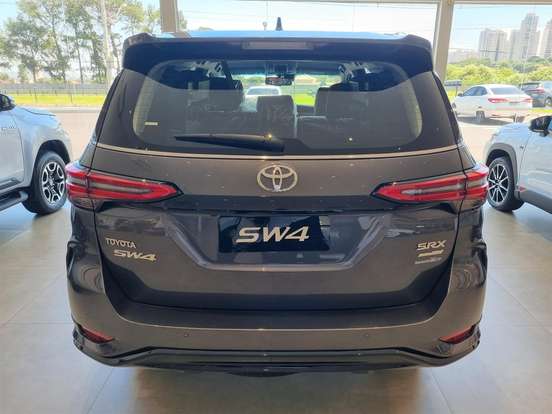 TOYOTA-HILUX SW4-2026