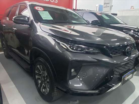 TOYOTA-HILUX SW4-2.8 D-4D TURBO DIESEL SRX PLATINUM 4X4 AUTOMÁTICO TOYOTA-HILUX SW4-2024