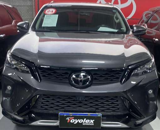 TOYOTA-HILUX SW4-2024