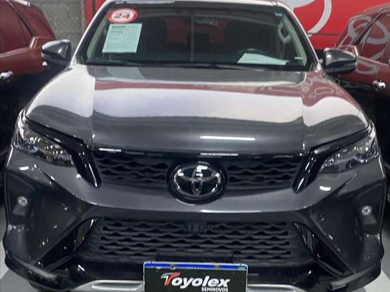TOYOTA-HILUX SW4-2.8 D-4D TURBO DIESEL SRX PLATINUM 4X4 AUTOMÁTICO TOYOTA-HILUX SW4-2024