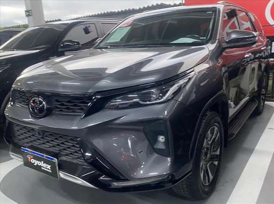 TOYOTA-HILUX SW4-2024
