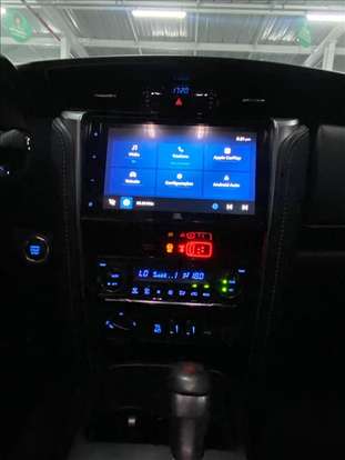 TOYOTA-HILUX SW4-2024
