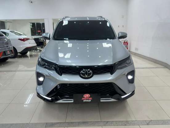 TOYOTA-HILUX SW4-2023