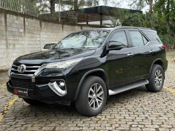 TOYOTA HILUX SW4 2.8 SRX 4X4 16V TURBO INTERCOOLER DIESEL 4P AUTOMÁTICO