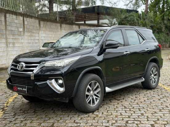 TOYOTA-HILUX SW4-2018
