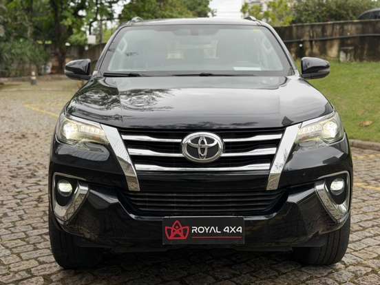 TOYOTA-HILUX SW4-2018
