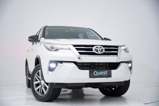 TOYOTA HILUX SW4 2.8 SRX 4X4 16V TURBO INTERCOOLER DIESEL 4P AUTOMÁTICO