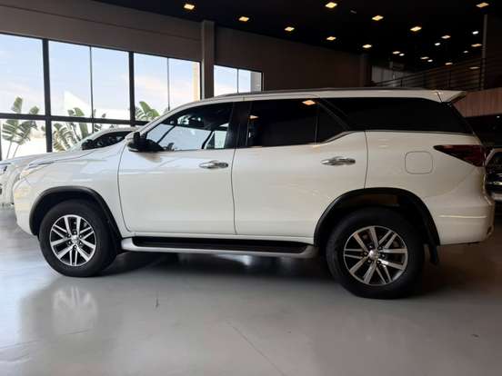 TOYOTA-HILUX SW4-2019