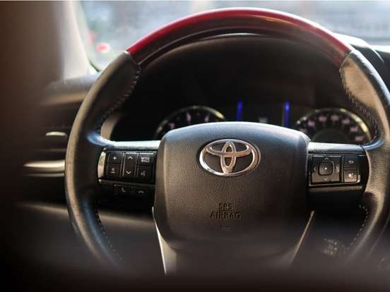 TOYOTA-HILUX SW4-2016