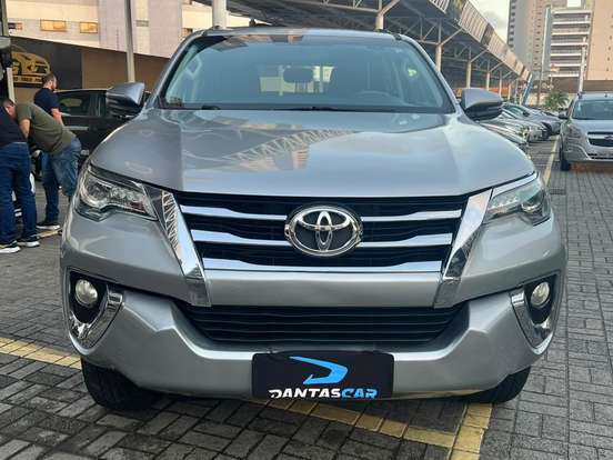 TOYOTA-HILUX SW4-2.8 SRX 4X4 7 LUGARES 16V TURBO INTERCOOLER DIESEL 4P AUTOMÁTICO TOYOTA-HILUX SW4-2016