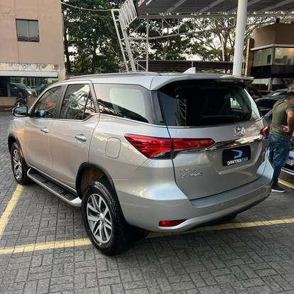 TOYOTA-HILUX SW4-2016